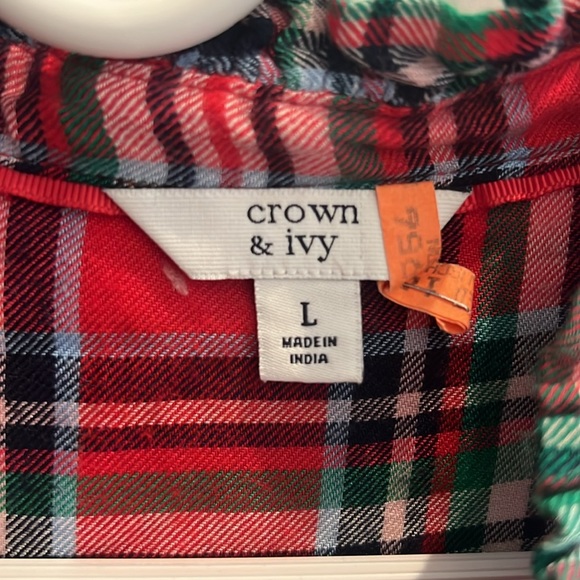 Like new Crown & Ivy plaid blouse size Large - Picture 2 of 3